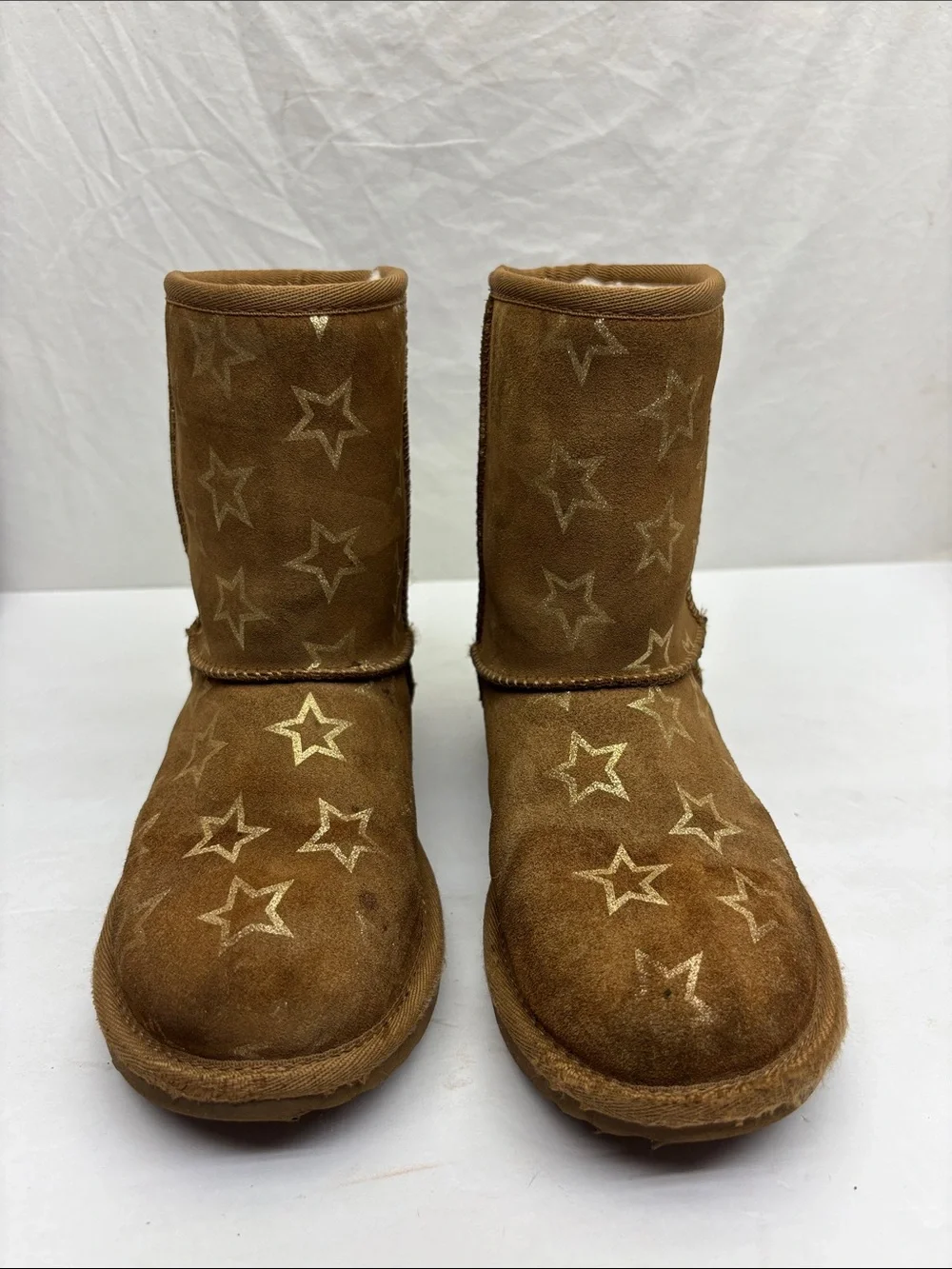 UGG star print, size 4 big girl, box 72